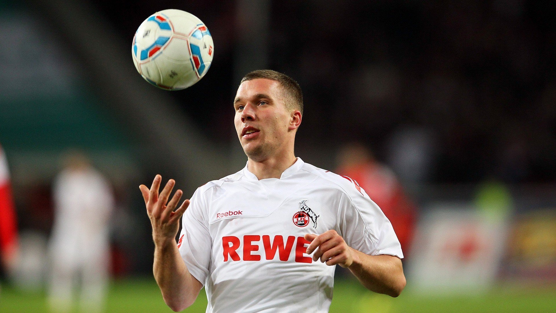 爆冷夜!伊朗两球落后惊天逆转泰国,穆西亚拉补时致命一击导演神剧情